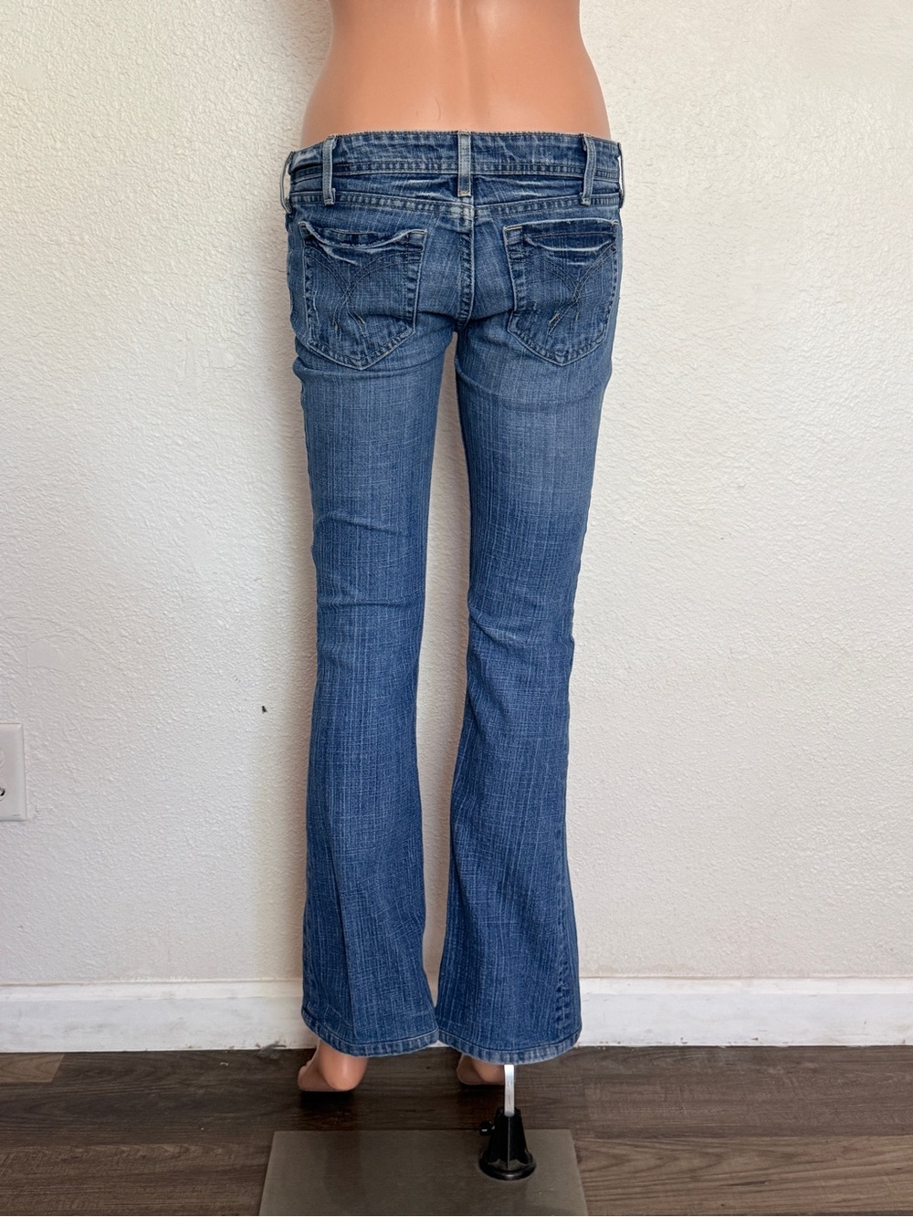 2000s LEI Low Rise Button Fly Bootcut Jeans Sz 1